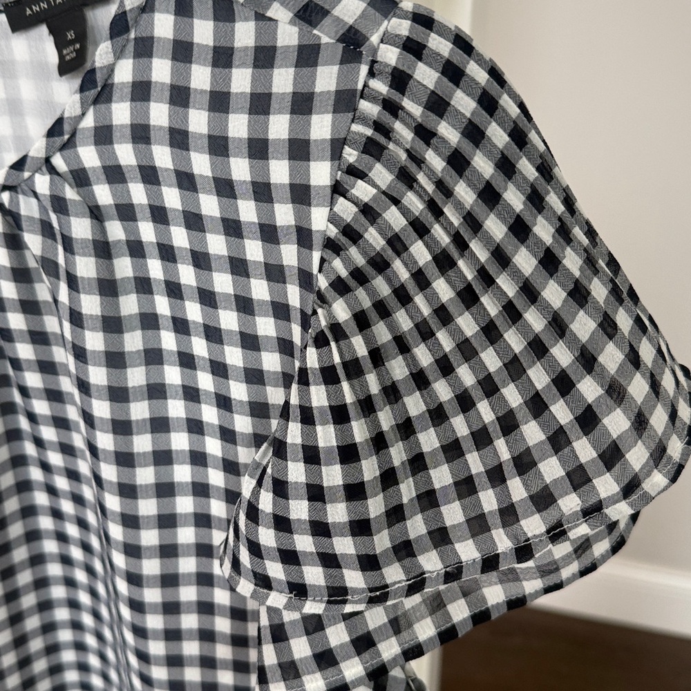 Ann Taylor Navy & White Gingham Flutter Sleeve Top XS - Picture 4 of 8